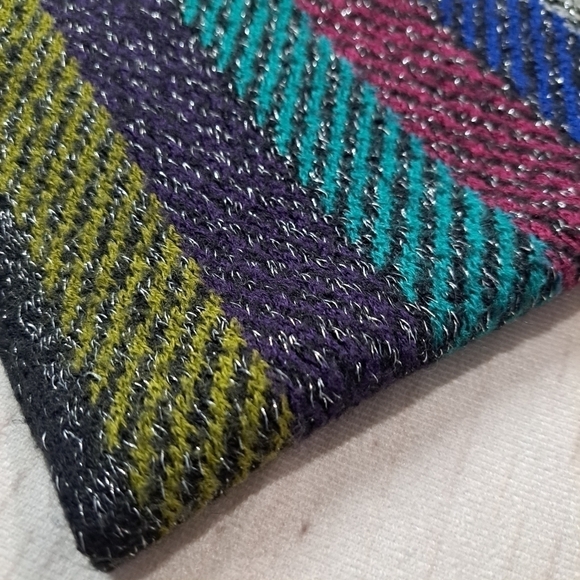 Scarf with Metallic Thread - Picture 5 of 11